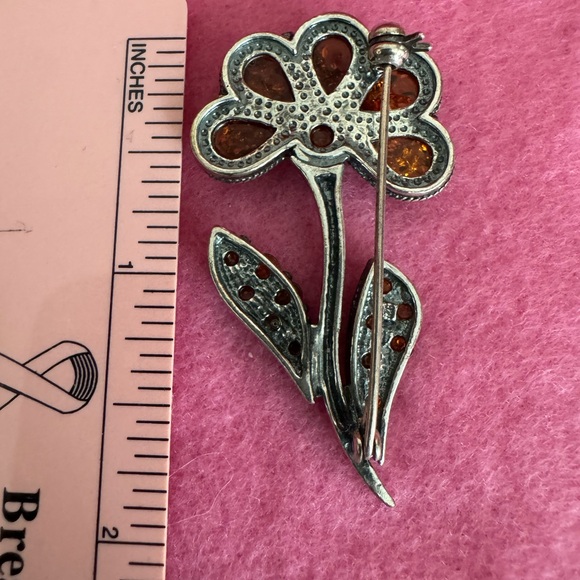 Natural Amber in Silver Flower Brooch EC - Picture 2 of 2